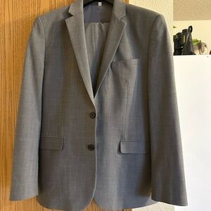 Express Men's Light Gray Two-Button Suit Jacket and Pants